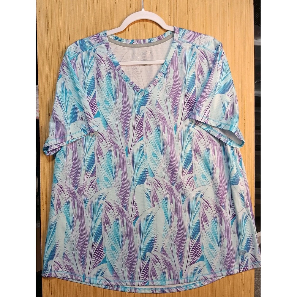 Reel Legends 1X Freeline Blue Purple Feather Pattern‎ Athletic V-Neck Blouse